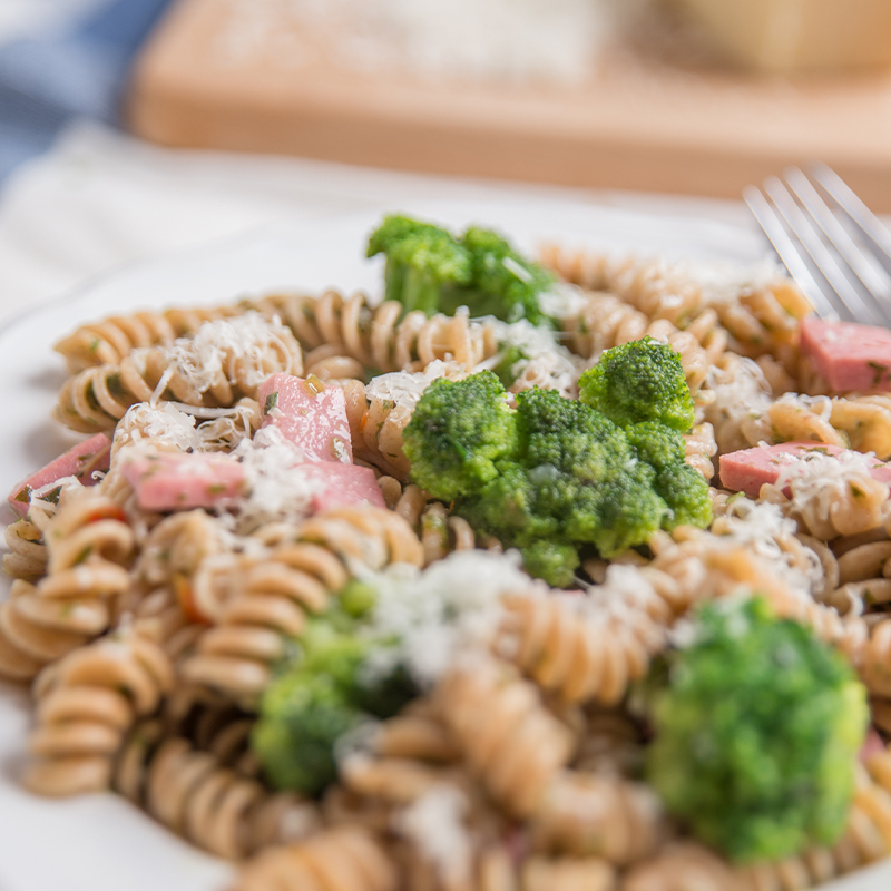 Pasta broccoli e prosciutto cotto