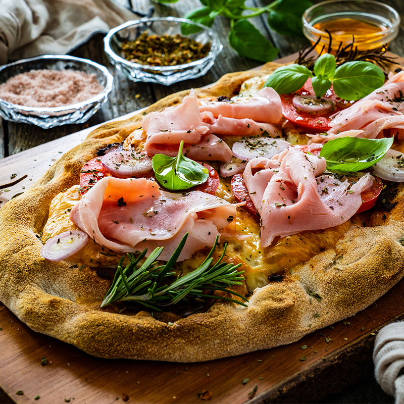 Pizza con prosciutto cotto: quattro idee originali