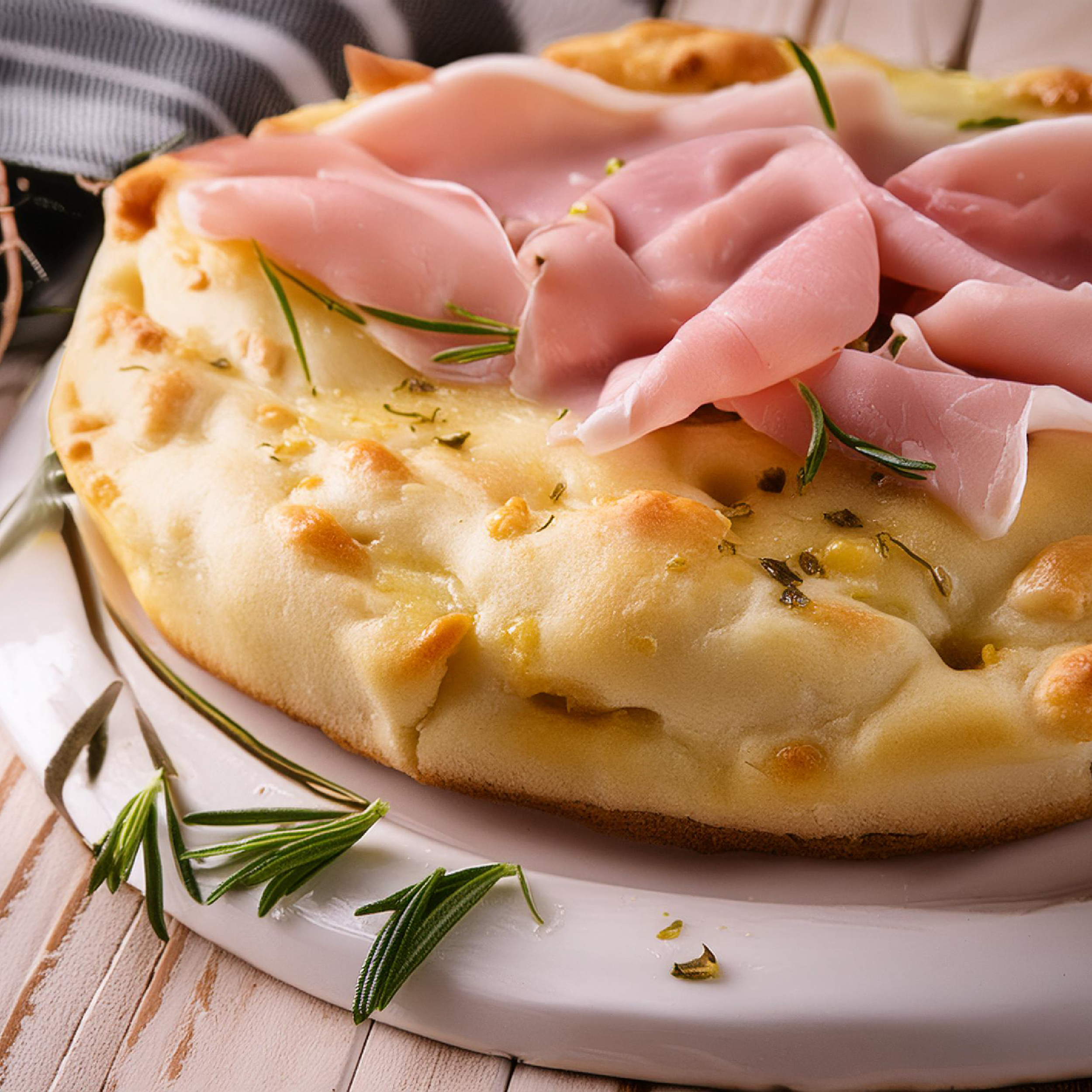 pizza bianca con prosciutto cotto